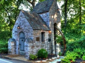 The Historic Water Wheel at Westmoreland Heights in Knoxville Tennessee