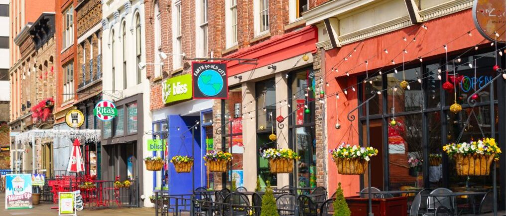 view of market square shops, restaurants, bars, and stores in knoxville tennessee